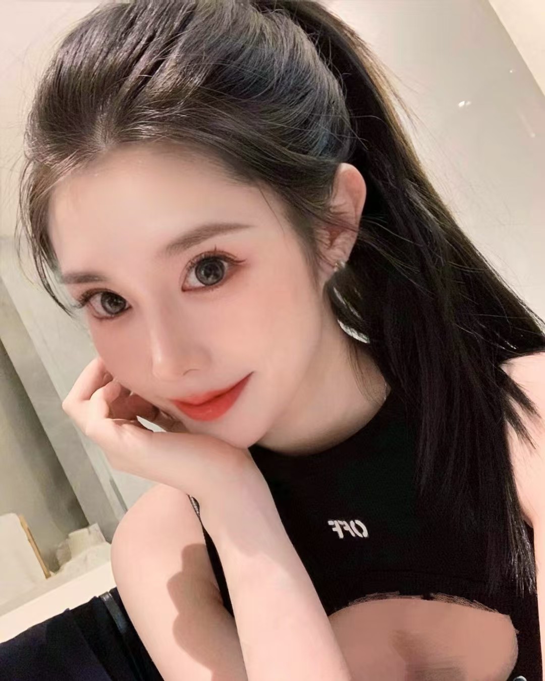 豊乳美人olノーパンスリップ下着半脱ぎハイヒールエロ画像写真