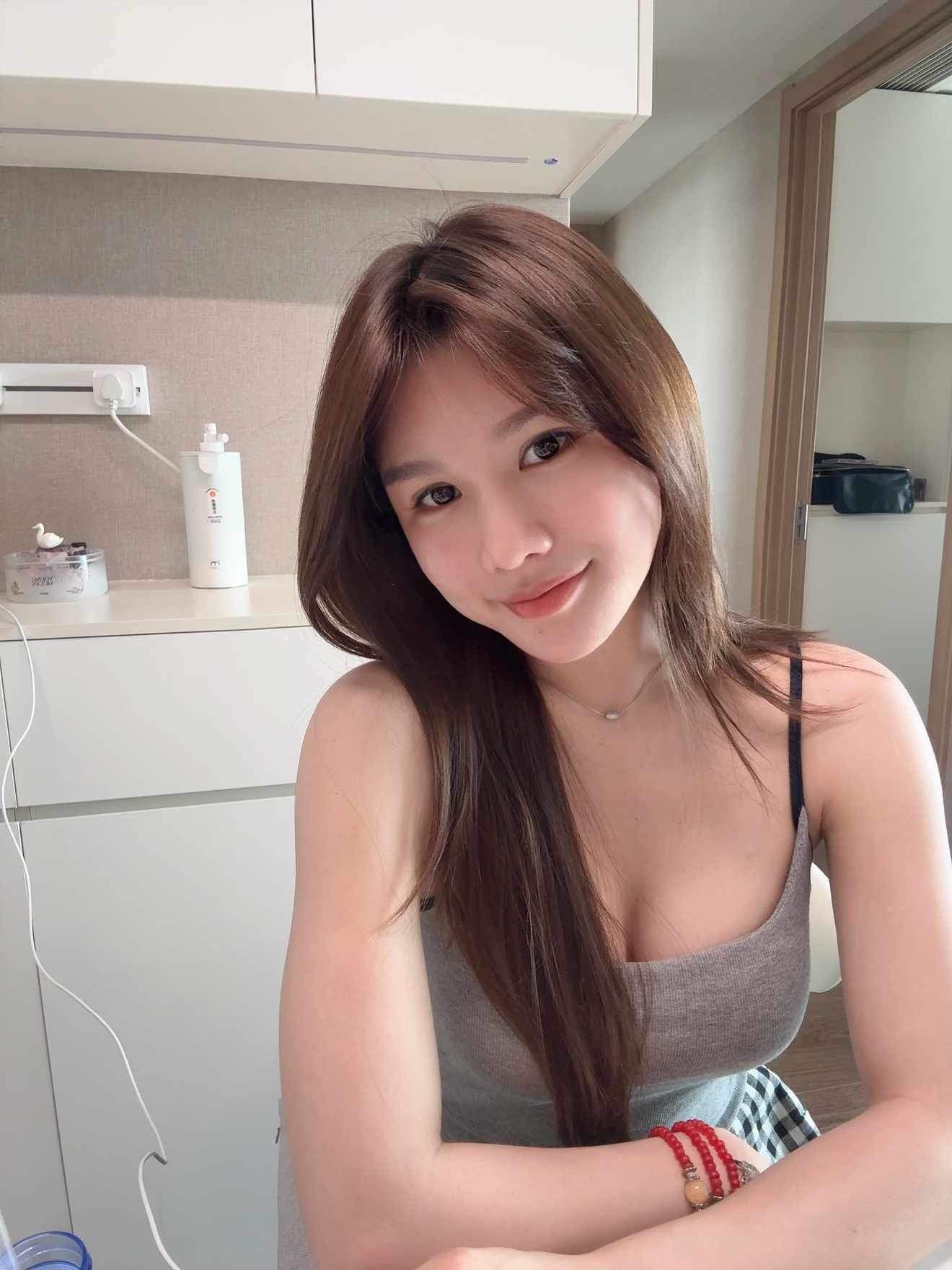 萌えのフル装備 メガネで巨乳なjkの二次エロ画像
